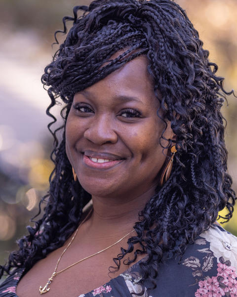 Headshot of Alyshia Keys-Harris